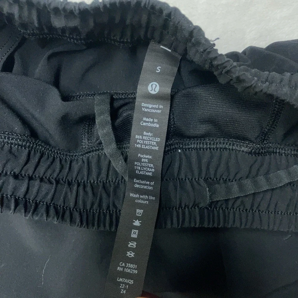 Lululemon Black Pace Breaker Linerless 9